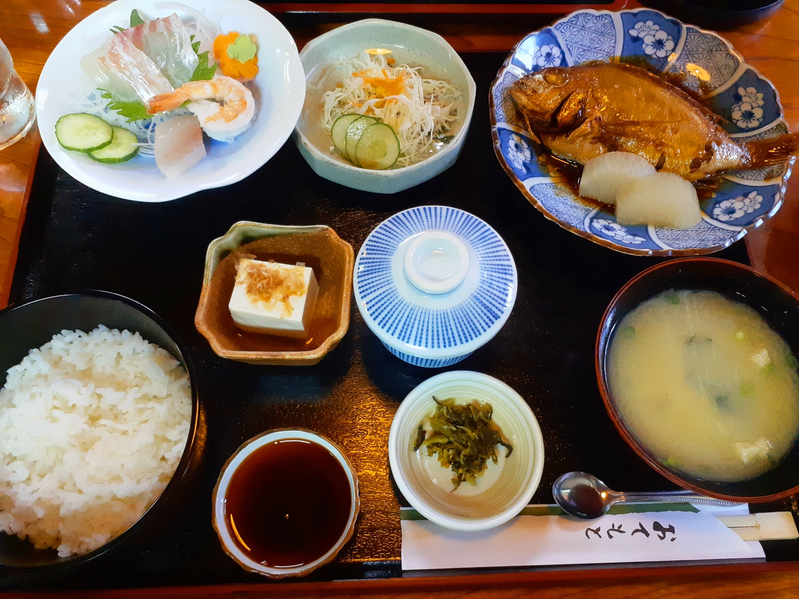 あらだき屋うお辰の煮魚ランチ