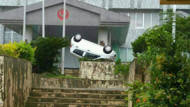 台風の爪痕