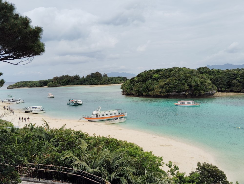 曇りの日の川平湾