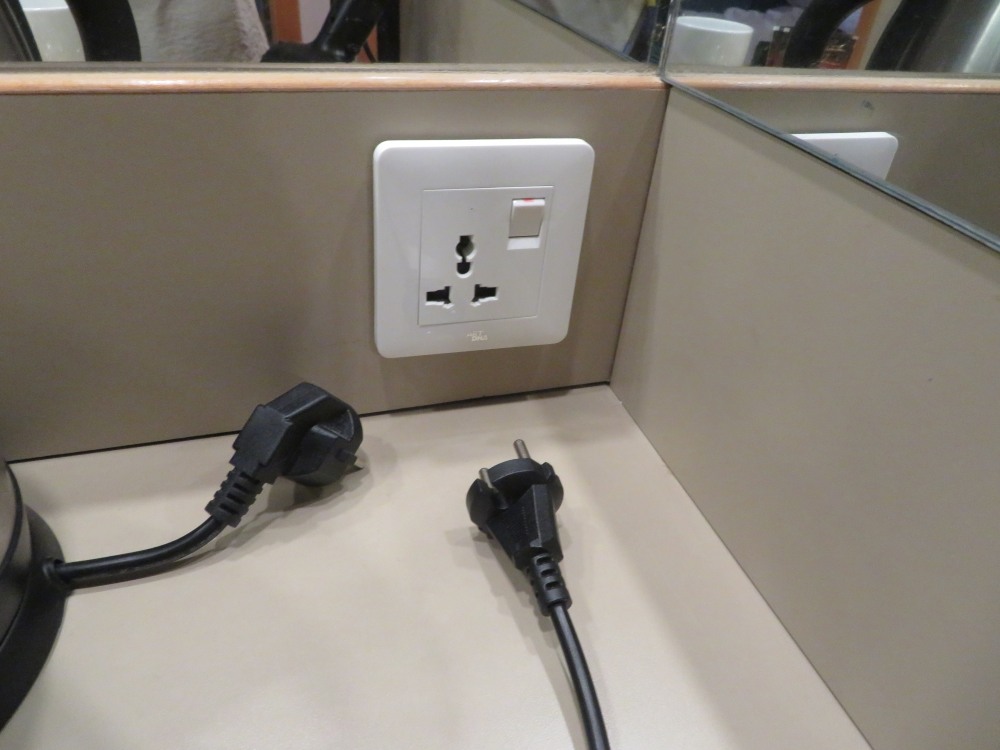 ハノイホテルのコンセント