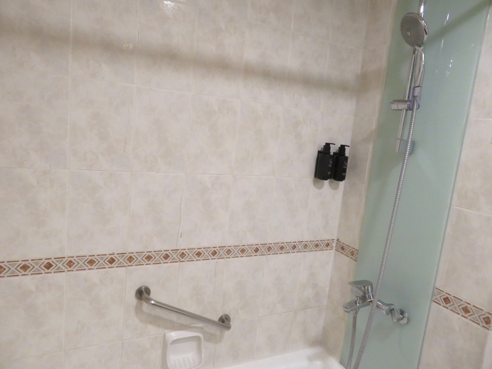 ハノイホテルのデラックスツインのお風呂